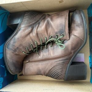 Seychelles lace boots in brown